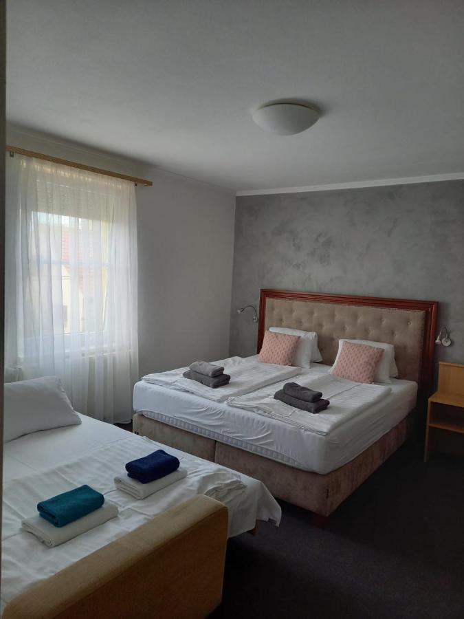 Pension Kiwi Mikulov Exterior foto